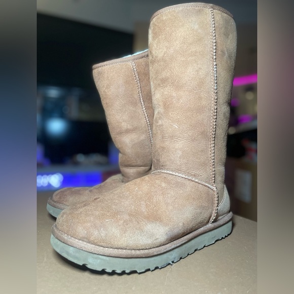 UGG classic tall boots - Picture 2 of 11